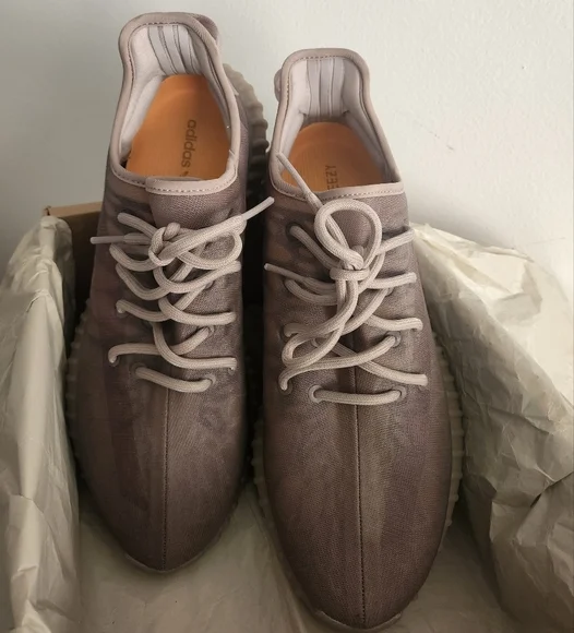 Size 12.5 YEEZY BOOST 350 Sneakers By Adidas - Picture 4 of 7